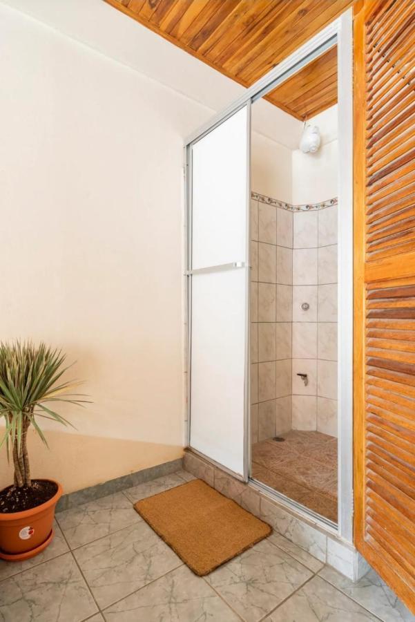 Cocobolo Surf Hotel & School Playa Santa Teresa  エクステリア 写真