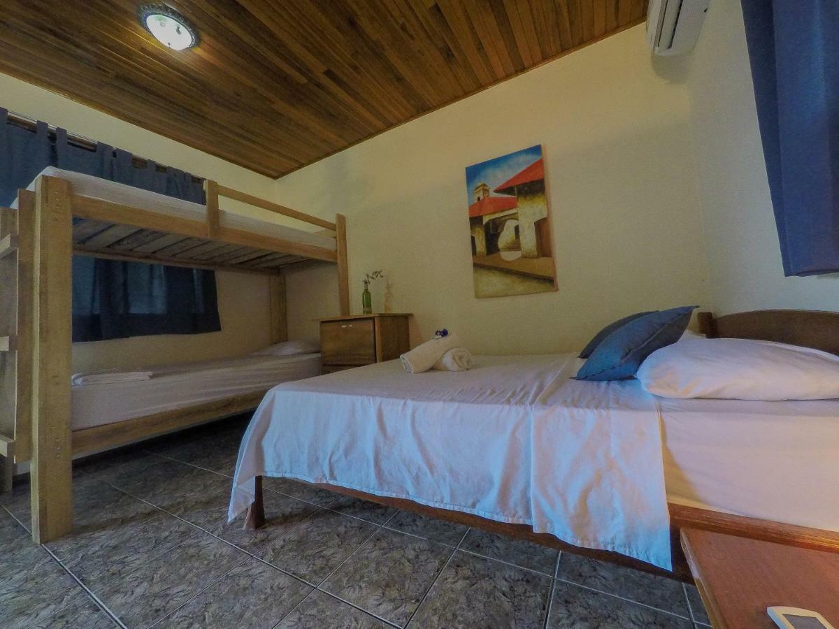 Cocobolo Surf Hotel & School Playa Santa Teresa  エクステリア 写真